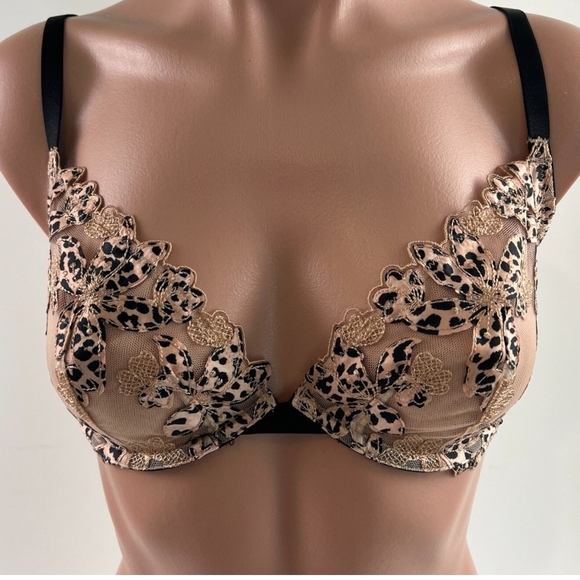 Victoria's Secret Other - Victoria's Secret Underwire Unlined Low Cut Demi Bra 